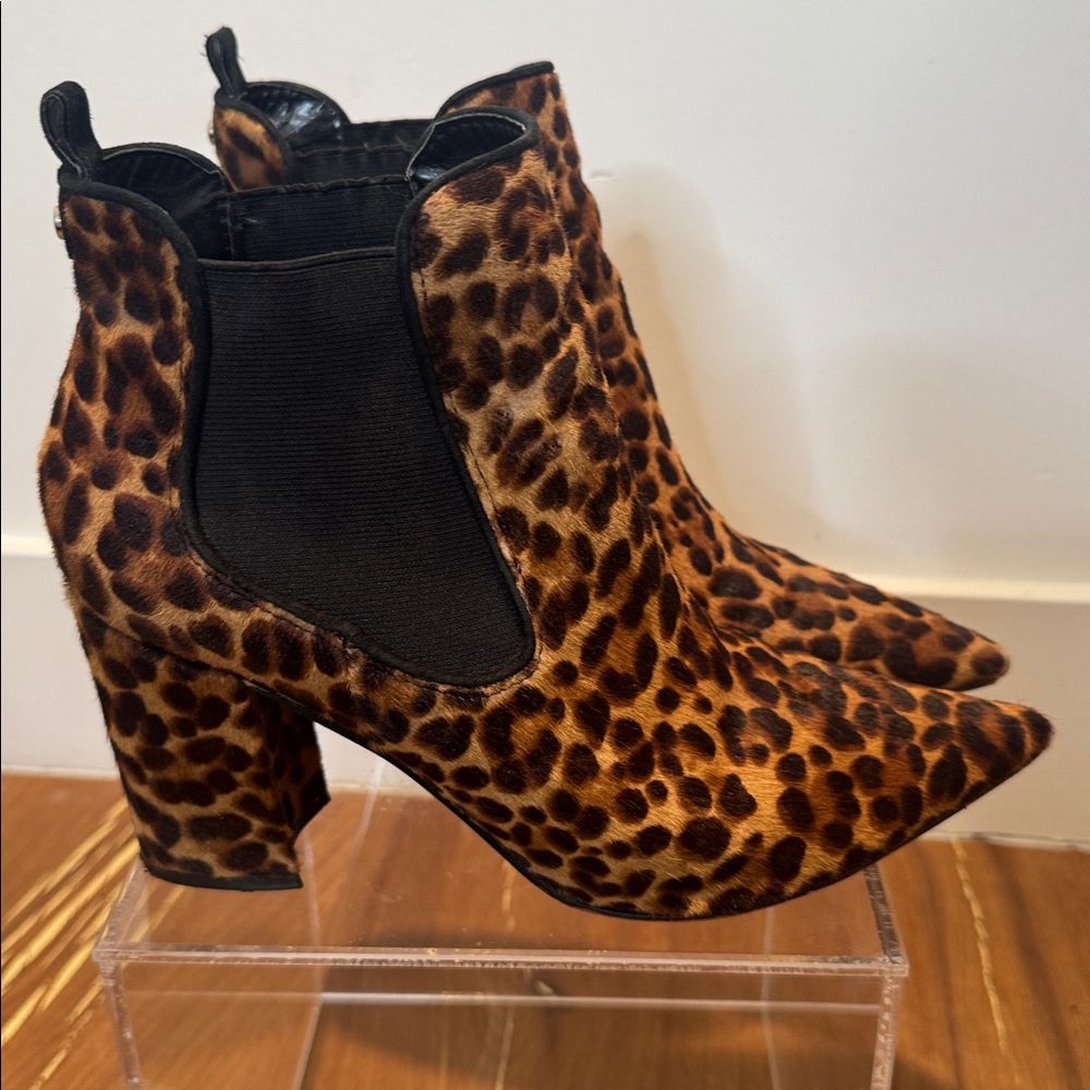 Marc Fisher Leopard Print Ankle Boots. 
Size 9.5